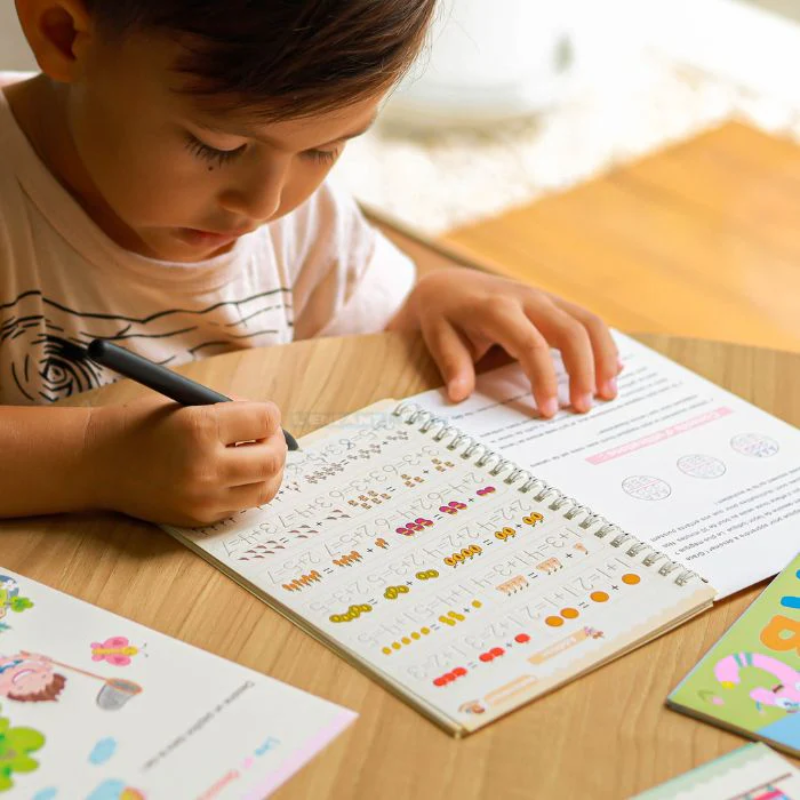 4 libros de escritura mágica Montessori