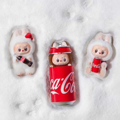 Llavero de peluche Labubu - Edición Coca Cola - Caja Misteriosa